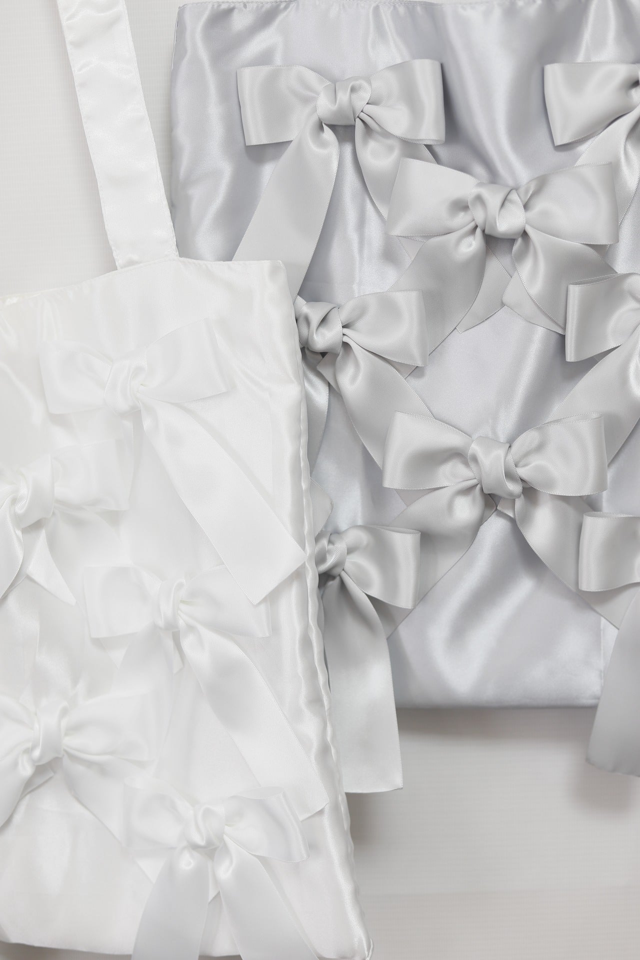 GRAY × MONOQLO FLOWER　 satin ribbon tote bag